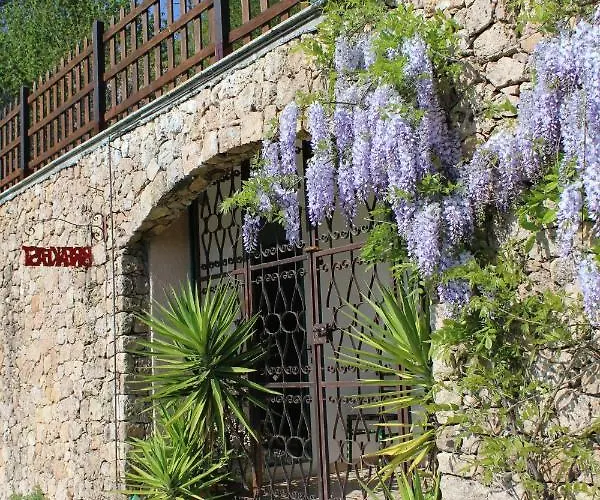 Segni E Impronta 3* Finale Ligure